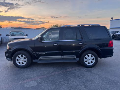Used 2004 Lincoln Navigator 2WD image 8