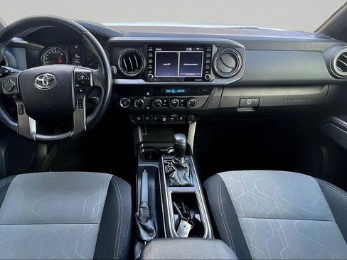Used 2021 Toyota Tacoma TRD Off-Road w/ Technology Package AWD/4WD image 9