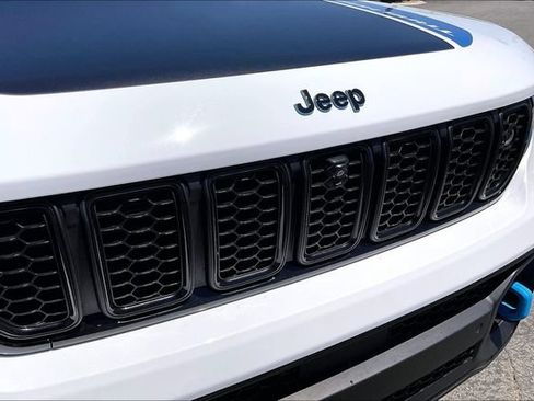 Used 2023 Jeep Grand Cherokee Trailhawk w/ Advanced Protech Group II AWD/4WD image 30