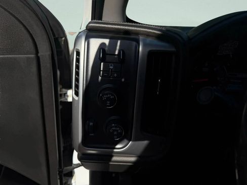 Used 2018 GMC Sierra 1500 SLE w/ SLE Value Package image 44