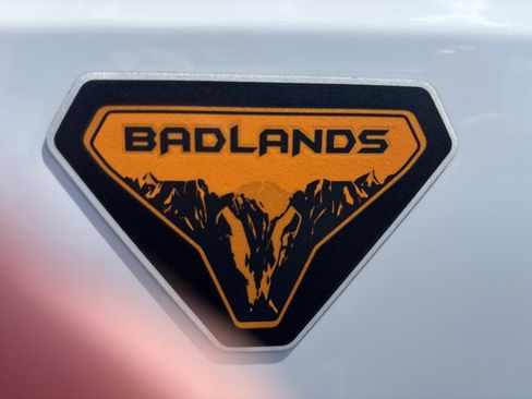 Used 2023 Ford Bronco Badlands image 18