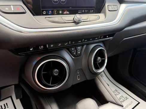 Used 2021 Chevrolet Blazer LT FWD image 23