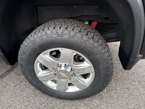 Used 2022 Chevrolet Silverado 2500 LTZ w/ LTZ Plus Package image 23