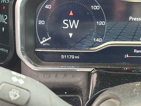 Used 2024 GMC Sierra 3500 SLT w/ SLT Premium Package image 17