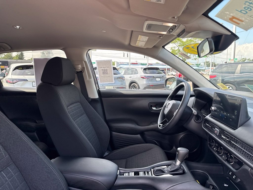 Certified 2027 Honda HR-V LX image 17