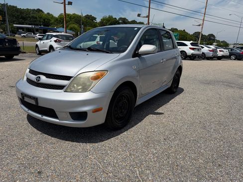 Used 2006 Scion xA FWD image 12