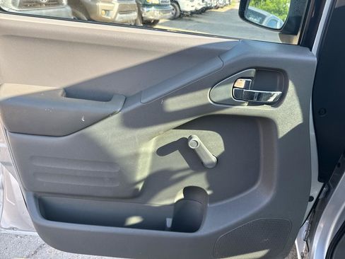 Used 2015 Nissan Frontier S RWD image 9