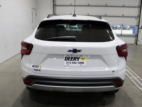 New 2026 Chevrolet Trax LT w/ Sunroof Package image 21
