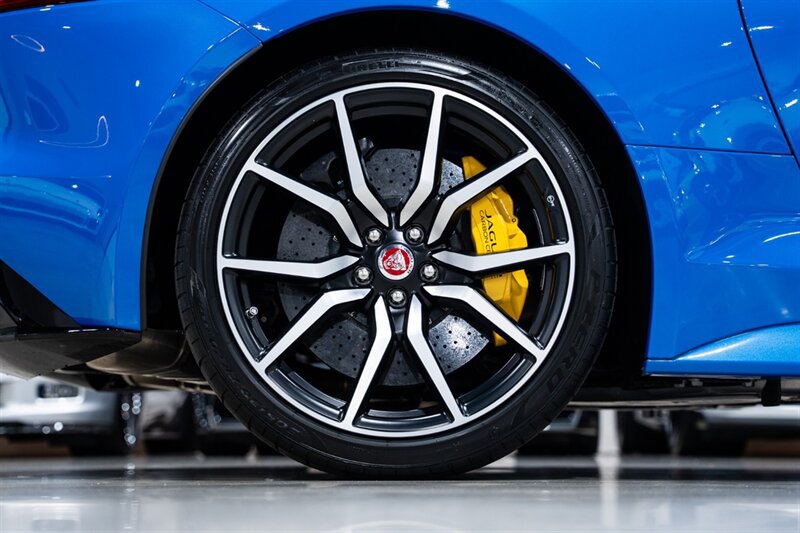Used 2018 Jaguar F-TYPE SVR AWD/4WD image 43