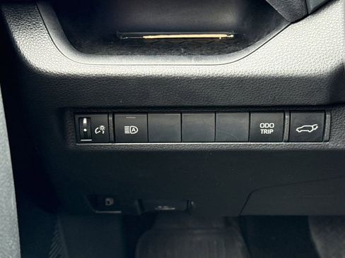 Used 2024 Toyota RAV4 XSE AWD/4WD image 39
