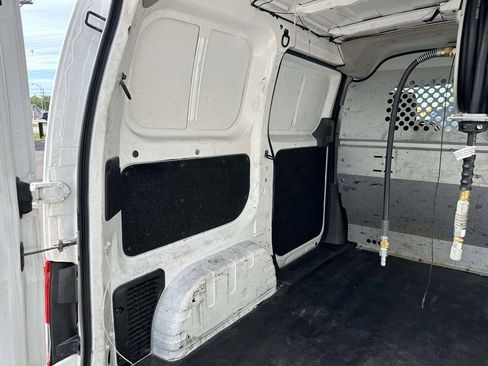 Used 2020 Nissan NV200 S image 35