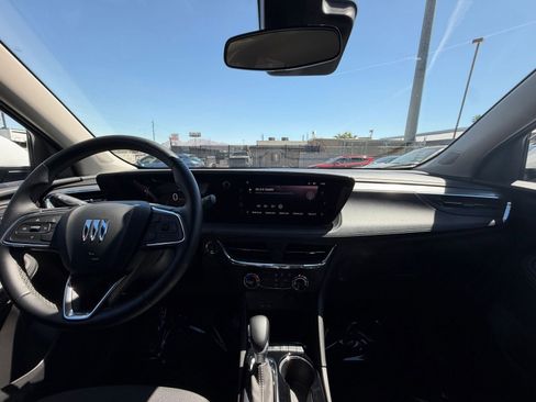 Used 2025 Buick Encore GX Preferred image 32