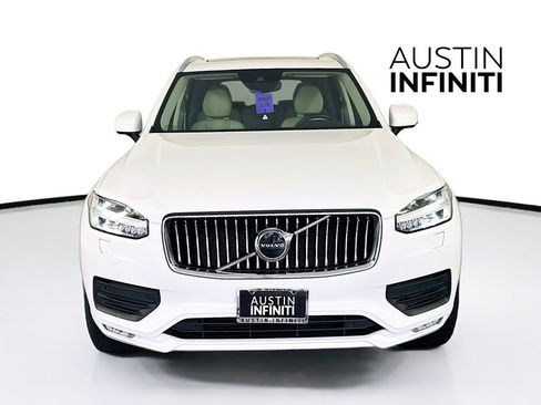 Used 2021 Volvo XC90 T6 Momentum image 2