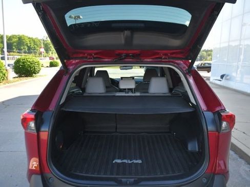 Used 2022 Toyota RAV4 Limited AWD/4WD image 9