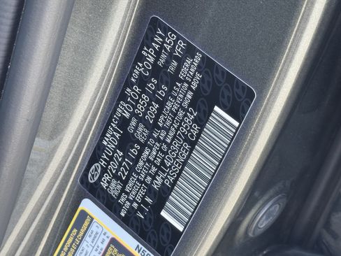 Used 2024 Hyundai Elantra SE FWD image 36