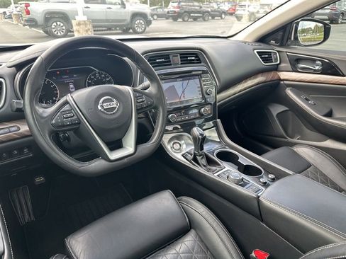 Used 2017 Nissan Maxima Platinum w/ Medallion Package image 31