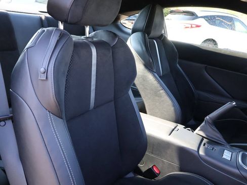 Used 2023 Toyota GR86 Premium w/ ALL Weather Mat Package (TMS) RWD image 11