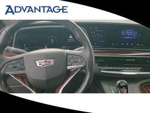 Used 2022 Cadillac Escalade Premium Luxury image 22