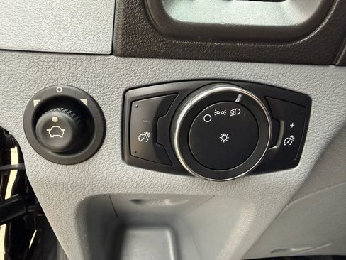 Used 2015 Ford Transit 250 148 Medium Roof image 12