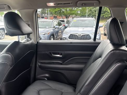 Used 2024 Toyota Grand Highlander AWD image 38