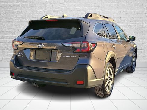 Used 2024 Subaru Outback Premium image 6