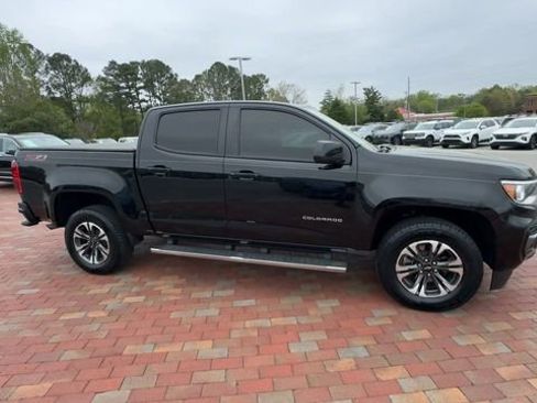 Used 2021 Chevrolet Colorado Z71 AWD/4WD image 4