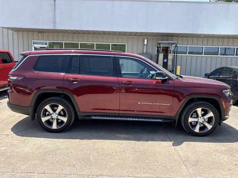 Used 2025 Jeep Grand Cherokee L Limited w/ Luxury Tech Group II AWD/4WD image 2
