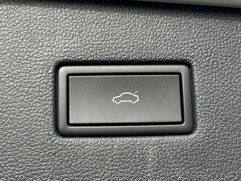 Used 2024 Volkswagen Tiguan SEL R-Line image 65