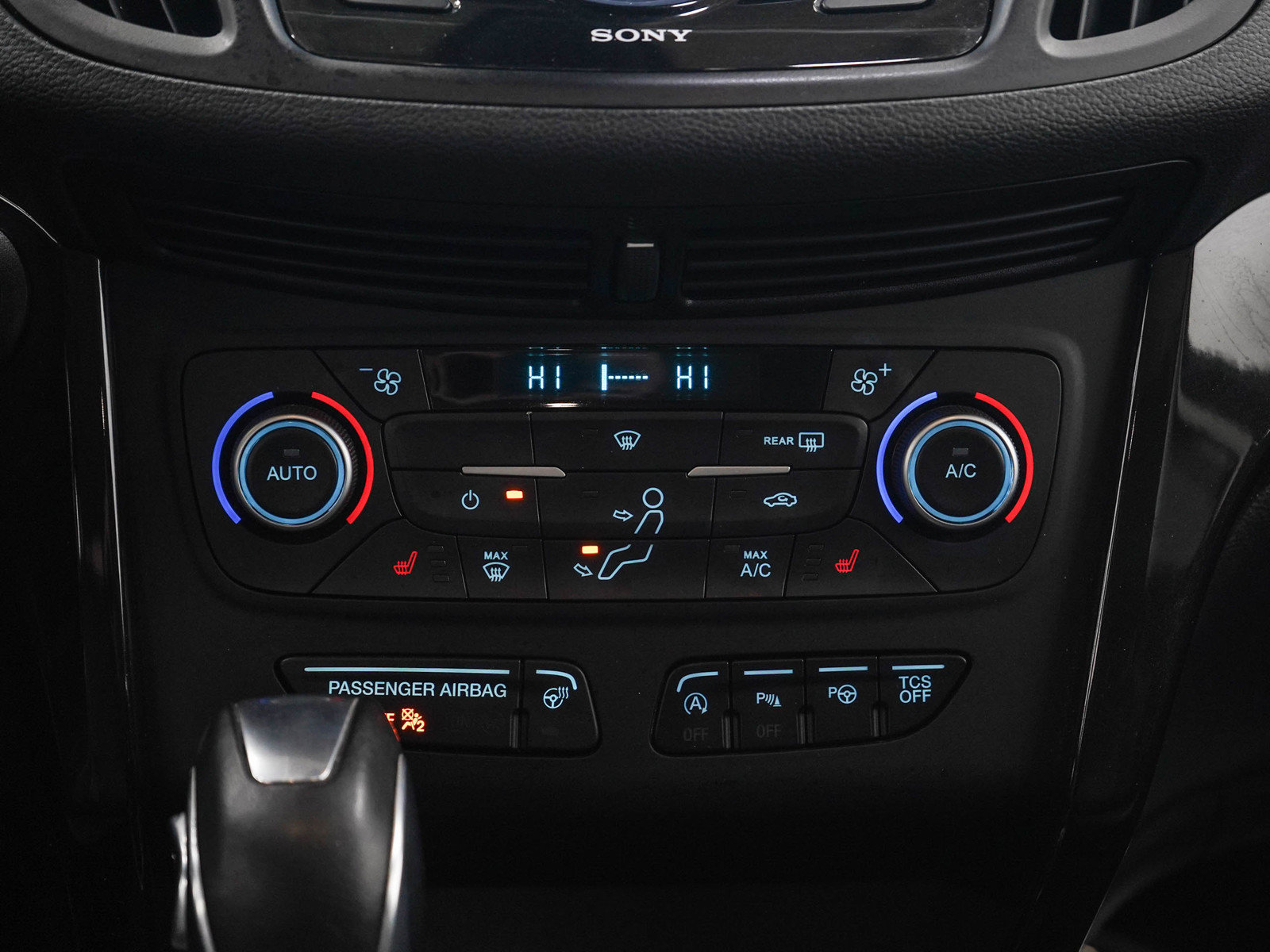 Used 2018 Ford Escape Titanium AWD/4WD image 19