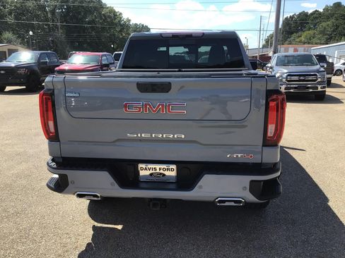 Used 2024 GMC Sierra 1500 AT4 w/ Technology Package AWD/4WD image 10