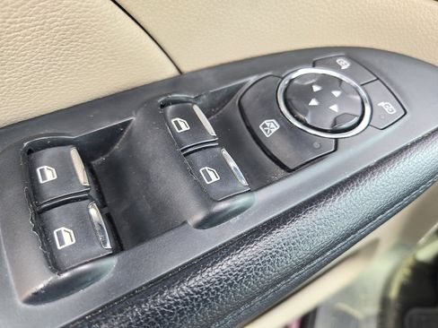 Used 2018 Ford Explorer XLT w/ Equipment Group 202A image 9