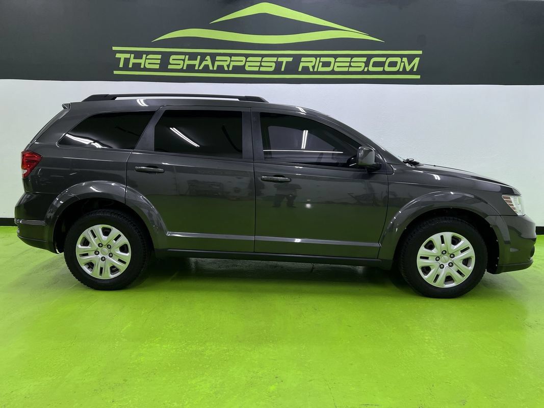 Used 2019 Dodge Journey SE w/ Connectivity Group FWD image 11
