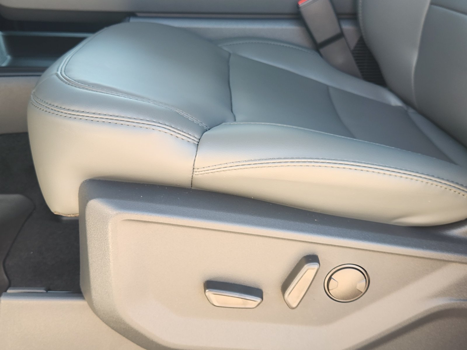 New 2027 Ford Expedition Max Active RWD image 22
