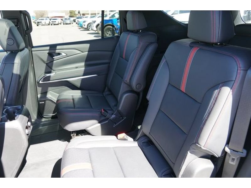 New 2026 Chevrolet Traverse RS w/ LPO, Floor Liner Package AWD/4WD image 13