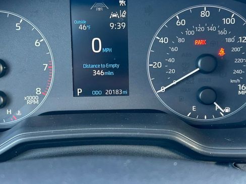 Certified 2025 Toyota Corolla LE image 30