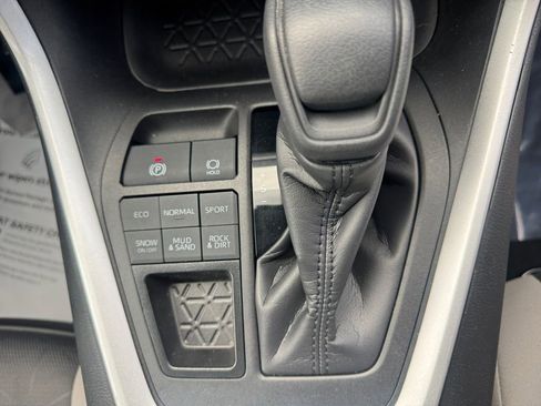 Used 2024 Toyota RAV4 XLE image 19