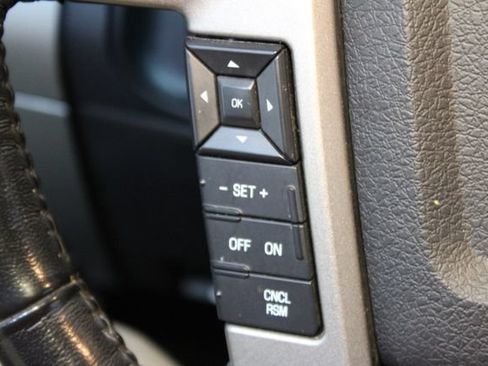 Used 2016 Ford Expedition Limited AWD/4WD image 24