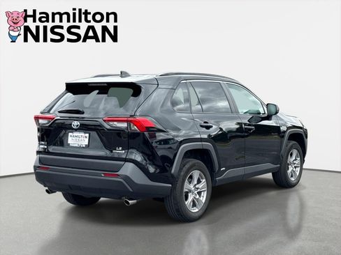 Used 2024 Toyota RAV4 LE AWD/4WD image 2