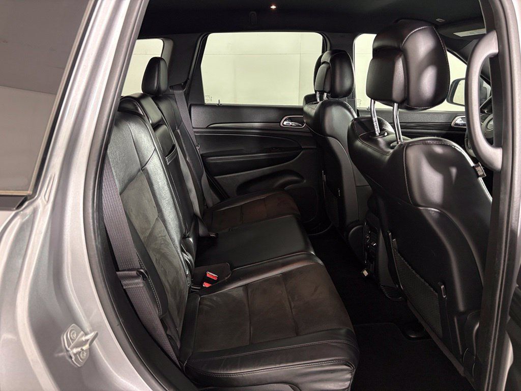 Used 2021 Jeep Grand Cherokee Laredo X RWD image 39