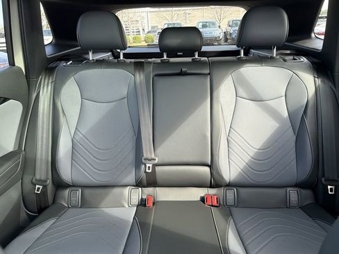 New 2026 Volkswagen Tiguan SE R-Line FWD image 31