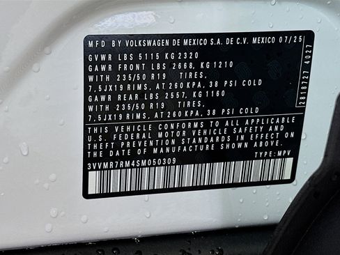 New 2025 Volkswagen Tiguan SE image 31