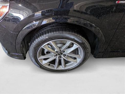 New 2025 Audi Q3 2.0T Premium image 10