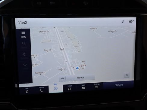 Used 2022 Ford F250 Lariat w/ Black Appearance Package image 38