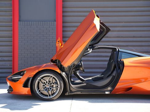 Used 2018 McLaren 720S Luxury image 2