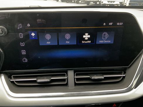 Used 2025 Chevrolet Trax LT w/ LT Convenience Package image 32