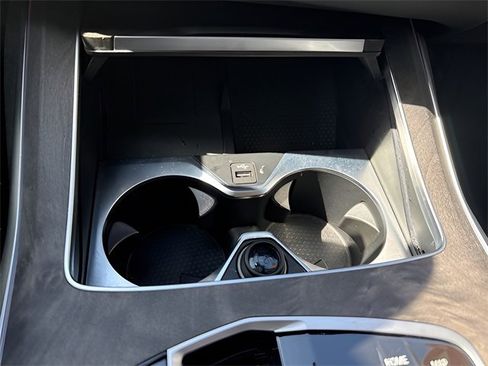 Used 2023 BMW X7 xDrive40i w/ Premium Package image 32