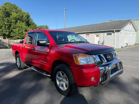 Used 2011 Nissan Titan SV w/ SV Value Truck Pkg AWD/4WD image 3