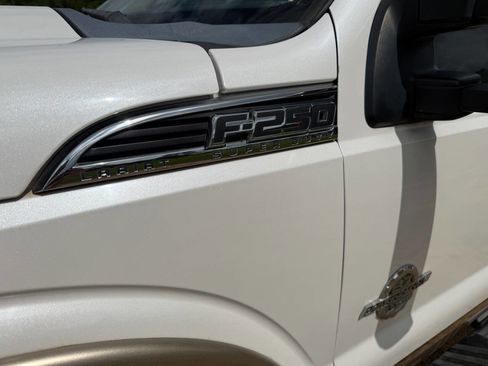 Used 2011 Ford F250 Lariat w/ Lariat Ultimate Pkg AWD/4WD image 9