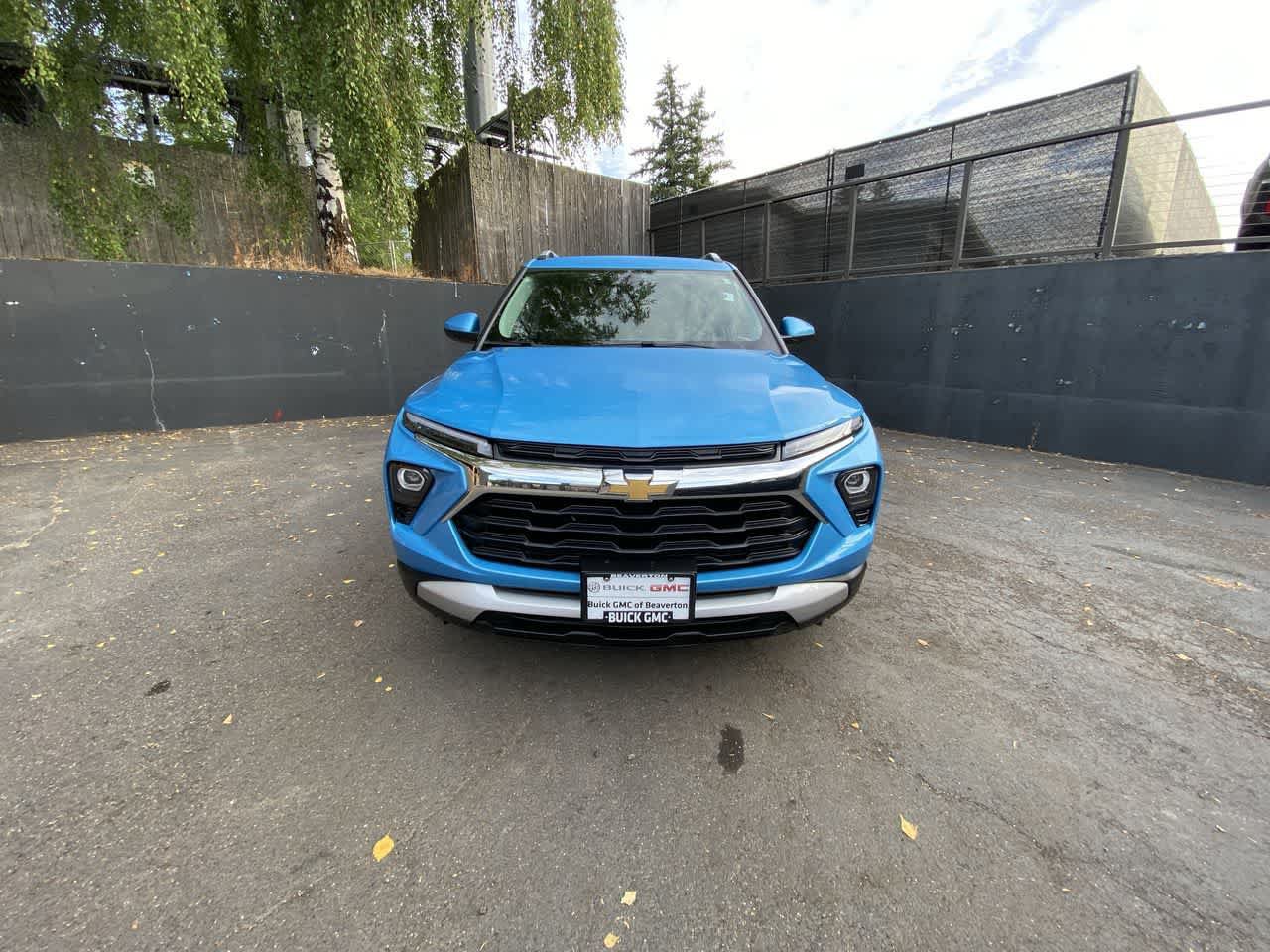 Used 2025 Chevrolet TrailBlazer LT AWD/4WD image 9