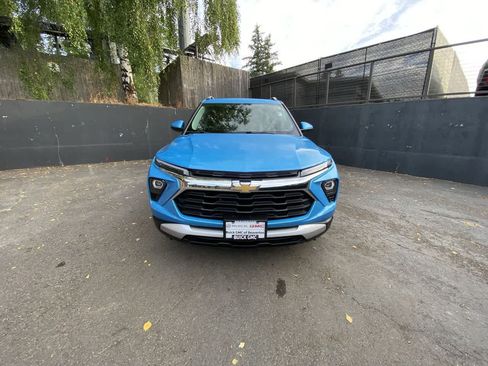 Used 2025 Chevrolet TrailBlazer LT AWD/4WD image 9